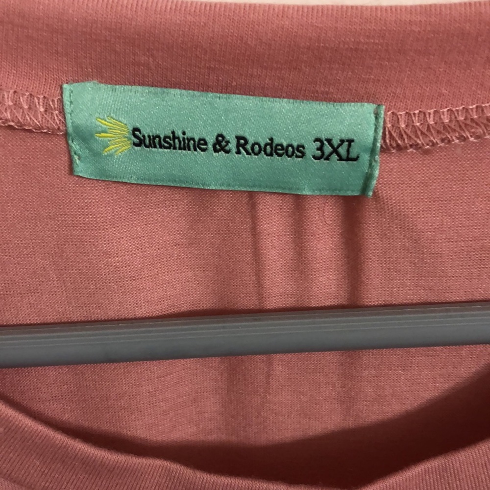 Sunshine & Rodeos 3XL Top - Picture 2 of 4